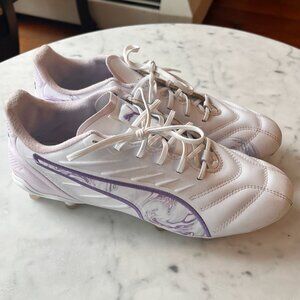 New Women's Puma Soccer Cleats w/ Shin Guards